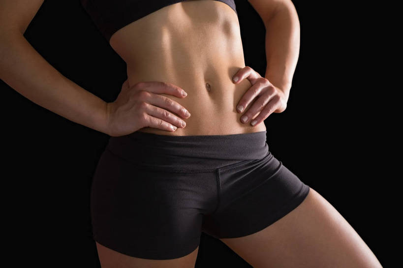 西方人,腹部,肚脐,一个人,横图,室内,特写,白天,正面,欧洲,欧洲人,仅一个年轻女性,仅一个女性,仅一个人,黑色背景,内衣,裤子,运动裤,手叉腰,叉腰,胸罩,文胸,肚脐眼,摄影,影棚,运动文胸,双手叉腰,乳罩,胸衣,运动胸罩,年轻女性,女人,女性,白种人,腹,肚子,半身,彩图,影棚拍摄,拍摄,运动型胸罩