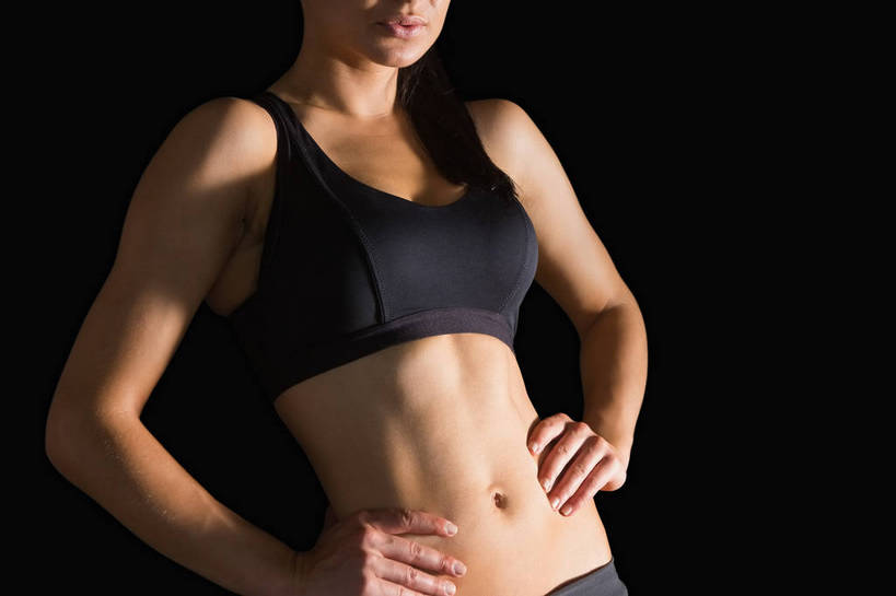 西方人,一个人,横图,室内,白天,正面,欧洲,欧洲人,仅一个年轻女性,仅一个女性,仅一个人,阴影,黑色背景,内衣,反射,影子,手叉腰,黑色,叉腰,胸罩,文胸,摄影,影棚,运动文胸,双手叉腰,乳罩,胸衣,运动胸罩,年轻女性,女人,女性,白种人,半身,彩图,影棚拍摄,拍摄,运动型胸罩