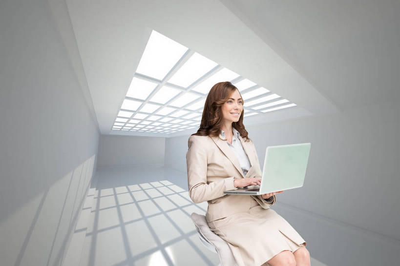 西方人,一个人,无人,商务人士,商务女性,坐,捧,笑,微笑,露齿笑,横图,室内,白天,正面,电脑,笔记本电脑,数码,科技,窗户,椅子,欧洲,欧洲人,仅一个女性,仅一个人,握,阴影,套装,光线,网络,影子,墙,高光,几何,计算机图形,拿,合成,拿着,注视,通讯设备,座椅,玻璃窗,墙壁,墙面,白色,阳光,观察,看,仅一个中年女性,握着,观看,一台,电脑合成图,数码合成图,察看,无线,合成图,关注,通信设备,商务装,无线网络,无线上网,便携式电脑,工薪阶层,写实,具体,具象,升降椅,手提电脑,女人,女性,中年女性,白种人,白领,上班族,端,端着,捧着,手捧,坐着,半身,彩图