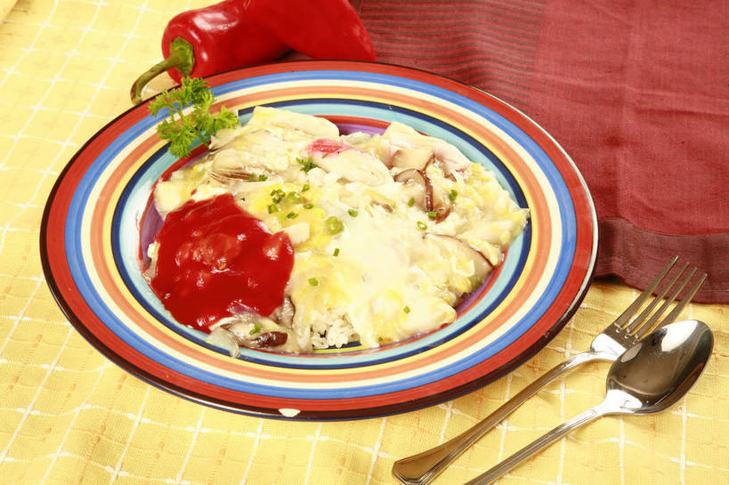 米饭,无人,横图,俯视,室内,特写,白天,烹饪,中餐,餐桌,桌子,辣椒,芹菜,蔬菜,餐具,金属制品,一堆,许多,堆叠,堆积,新鲜,装饰,金属,布料,叉子,勺子,葱,菌菇,青葱,香菇,调料,酱料,酱汁,佐料,料理,食品,饭,调味品,很多,两把,调味料,菌类,布纹,酱,菜肴,美食,桌布,食物,红色,餐巾,调羹,台布,汤匙,中式,食用菌,佳肴,有机食品,绿色食品,荷兰芹,欧芹,香芹,餐台,中华料理,堆,华丽,修饰,点缀,五谷,真菌,蟹棒,蟹肉棒,餐叉,辣角,红海椒,大椒,辣虎,广椒,法香,巴西利,洋香菜,洋芫荽,法国香菜,衬托,美观,雅致,雅观,旱芹菜,番荽,椎茸,进餐用具,辣子,红辣椒,海椒,番椒,餐桌布,彩图,高角度拍摄,平庄菇,香菌,香蕈,蟹足棒,shjb1