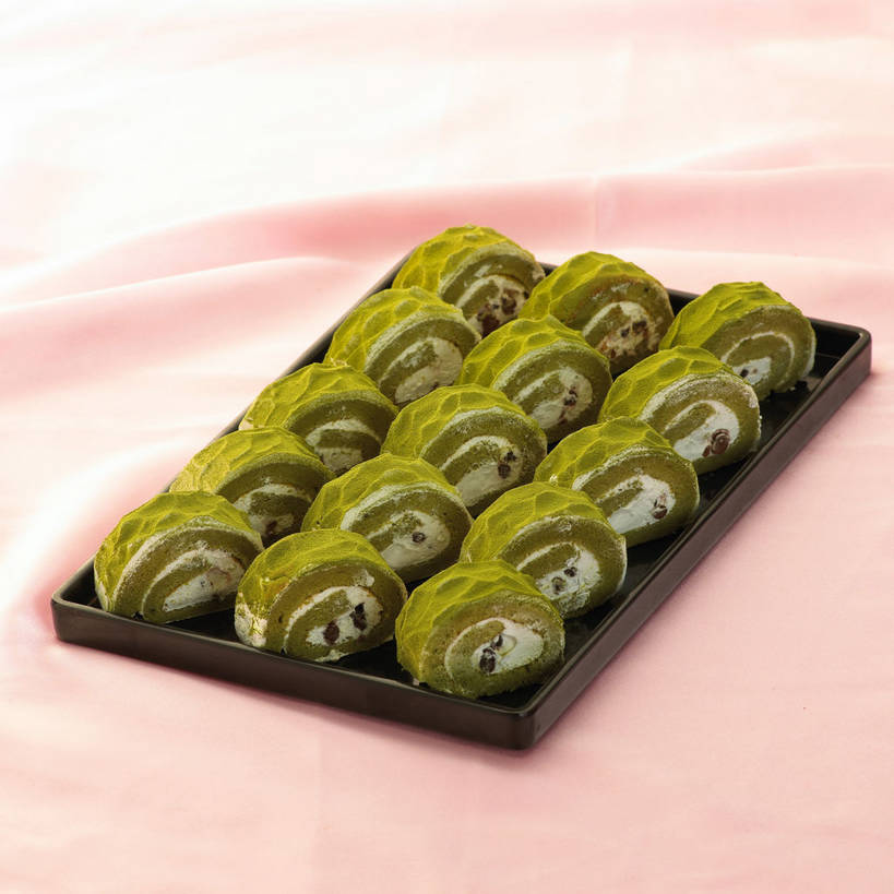 点心,无人,方图,俯视,室内,特写,白天,烹饪,下午茶,餐桌,桌子,厨具,一排,许多,整齐,并列,并排,布料,烤盘,盘,食品,很多,布纹,桌布,食物,糕点,排列,一个,粉色,盘子,餐巾,台布,奶油,单个,餐台,抹茶蛋糕,乳制品,队列,平行,烹饪用具,激凌,克林姆,淇淋,烹调用具,餐桌布,烹调,彩图,高角度拍摄,蛋糕,shjb1