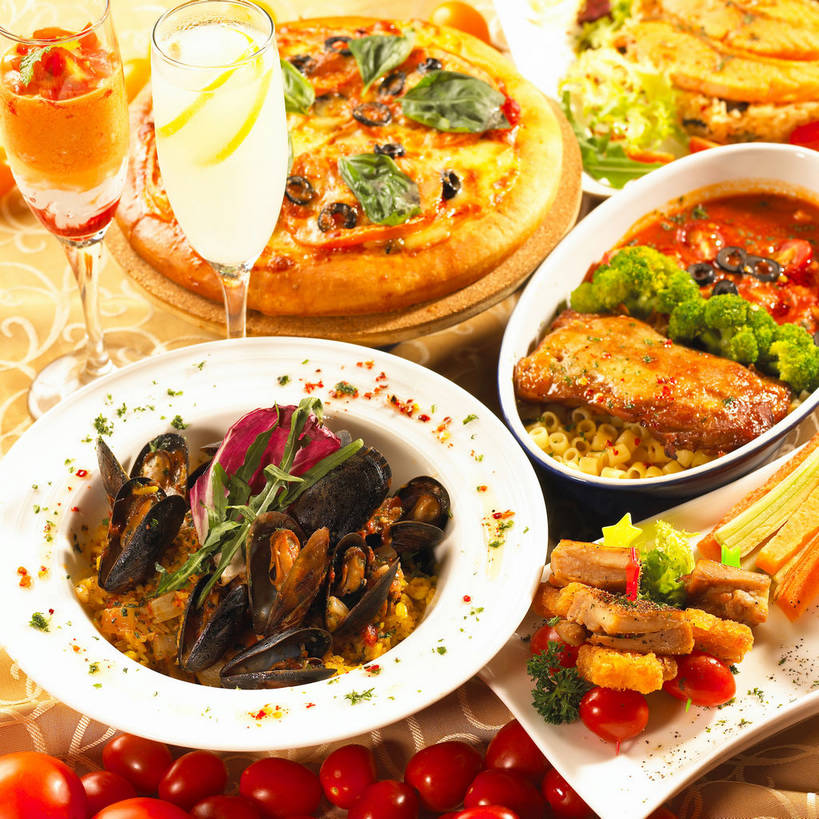 海鲜,面食,米饭,三文鱼,奶酪,通心粉,无人,方图,俯视,室内,特写,白天,西餐,植物,餐桌,桌子,鲑鱼,橄榄,柠檬,蔬菜,西红柿,小番茄,杯子,贝壳,餐具,水果,一堆,许多,堆叠,堆积,新鲜,鱼,碟子,盘,陶瓷,菊苣,西兰花,炒饭,调料,鸡肉,酱料,酱汁,面,茄汁,肉,生食,通心面,香料,鱼肉,佐料,干酪,起司,料理,食品,披萨,匹萨,果实,苦菜,草药,陶瓷制品,饮品,饭,调味品,芝士,很多,两杯,营养,调味料,蔬果,番茄酱,鸡腿,水产,酱,肉类,鱼类,中药,海洋生物,玻璃制品,食物,饮料,两个,盘子,容器,水杯,碟,碗,香草,乳酪,西式,有机食品,绿色食品,餐台,储藏,堆,苦苣,罗勒,五谷,乳制品,比萨,鸡腿肉,储存,可口,水生动物,海产品,贻贝,紫苏,药材,中草药,水生物,发酵,肉食,海底动物,垃圾食品,意大利薄饼,九层塔,圣约瑟夫草,甜罗勒,兰香,中药材,本草,鲑,海虹,淡菜,壳菜,青口,适口,甘蓝花,小西红柿,樱桃小番茄,珍珠小番茄,玻璃杯,益母果,青果,柠果,白榄,樱桃番茄,圣女果,番茄,彩图,高角度拍摄,绿菜花,绿花菜,青花菜,蔬菜皇冠,咖啡草,咖啡萝卜,卡斯尼,明目菜,皱叶苦苣,贮存,乳酪番茄披萨,三文鱼炒饭,shjb1