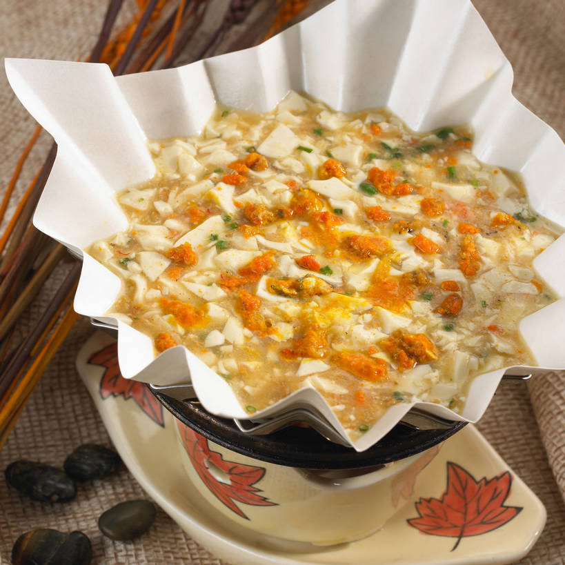 豆腐,内脏,无人,方图,俯视,室内,特写,白天,烹饪,中餐,餐桌,桌子,餐具,一堆,许多,堆叠,堆积,布料,碟子,盘,陶瓷,肉,料理,食品,陶瓷制品,很多,蟹肉,布纹,菜肴,美食,肉类,桌布,食物,盘子,餐巾,容器,碟,台布,碗,中式,佳肴,餐台,中华料理,储藏,堆,豆制品,储存,肉食,蟹黄,北京菜,京帮菜,京菜,餐桌布,彩图,高角度拍摄,贮存,蟹黄豆腐,shjb1