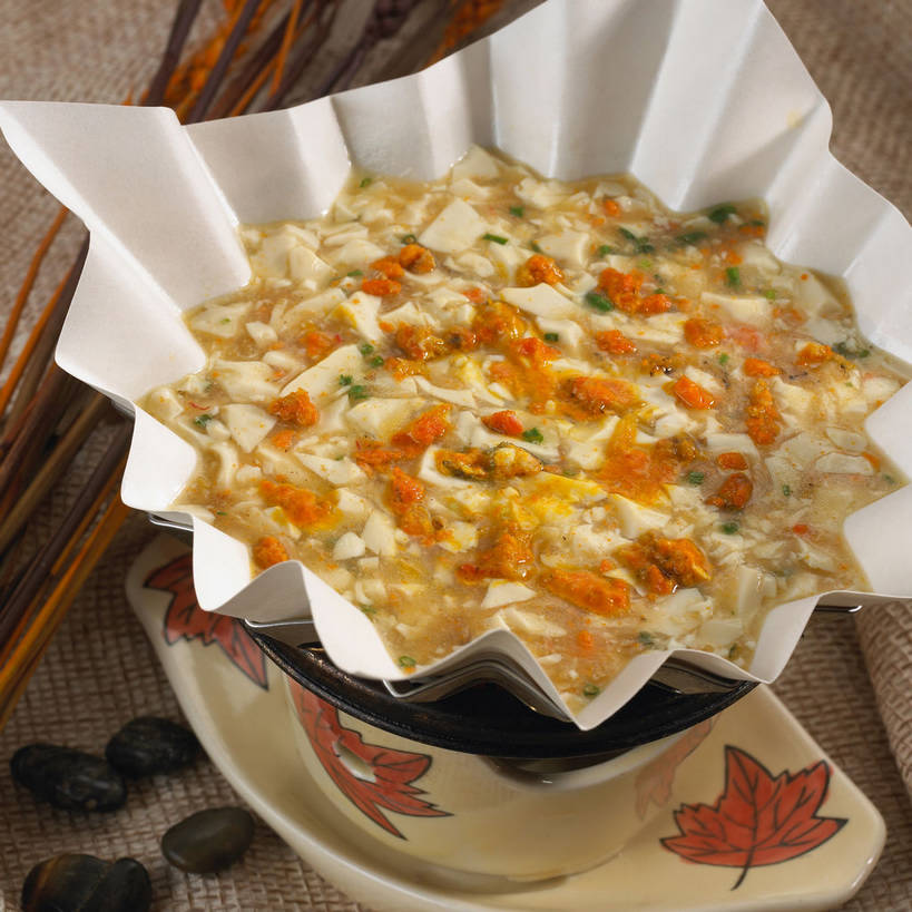 豆腐,内脏,无人,方图,俯视,室内,特写,白天,烹饪,中餐,餐桌,桌子,餐具,一堆,许多,堆叠,堆积,布料,碟子,盘,陶瓷,肉,料理,食品,陶瓷制品,很多,蟹肉,布纹,菜肴,美食,肉类,桌布,食物,盘子,餐巾,容器,碟,台布,碗,中式,佳肴,餐台,中华料理,储藏,堆,豆制品,储存,肉食,蟹黄,北京菜,京帮菜,京菜,餐桌布,彩图,高角度拍摄,贮存,蟹黄豆腐,shjb1