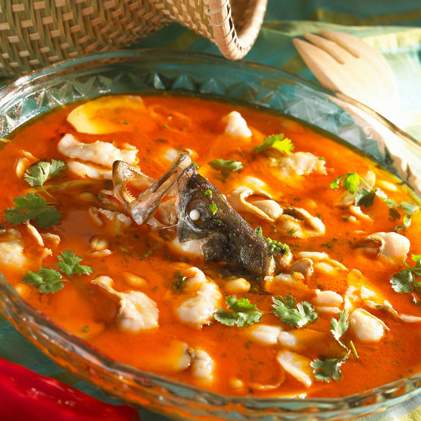 无人,交叉,方图,俯视,室内,特写,白天,烹饪,中餐,餐桌,桌子,竹子,蔬菜,餐具,玻璃,一把,竹制,新鲜,编织,木制,叉子,篮子,香菜,调味,肉,香料,鱼肉,佐料,鱼片,料理,食品,水煮鱼,菜肴,美食,肉类,玻璃制品,食物,木制品,容器,竹篮,碗,中式,佳肴,有机食品,绿色食品,餐台,中华料理,储藏,竹条,交织,配料,竹制品,储存,川菜,肉食,餐叉,胡菜,香荽,原荽,园荽,芫荽,作料,胡荽,莞荽,芫茜,芫蓿,莚葛草,莚荽菜,穿插,四川菜,进餐用具,彩图,高角度拍摄,江水煮江鱼,贮存,沸腾鱼,沸腾鱼片,水煮沸腾鱼,shjb1