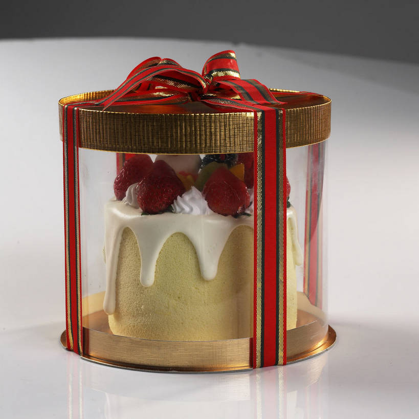 点心,无人,方图,俯视,室内,特写,白天,餐桌,桌子,草莓,浆果,猕猴桃,礼盒,礼物,水果,圣诞节,一块,阴影,灰色背景,节日,庆祝,新鲜,装饰,反射,丝绸,丝带,影子,纸盒,生食,食品,果实,缎带,文化,绸带,盒子,食物,糕点,一个,红色,包装盒,蝴蝶结,礼品盒,奶油,庆典,摄影,礼品,有机食品,绿色食品,影棚,单个,餐台,纪念,华丽,修饰,点缀,乳制品,摄影棚,衬托,美观,雅致,雅观,激凌,克林姆,淇淋,圣诞蛋糕,洋莓,水果皇后,奇异果,猕猴梨,红莓,地莓,彩图,高角度拍摄,影棚拍摄,拍摄,蛋糕,shjb1