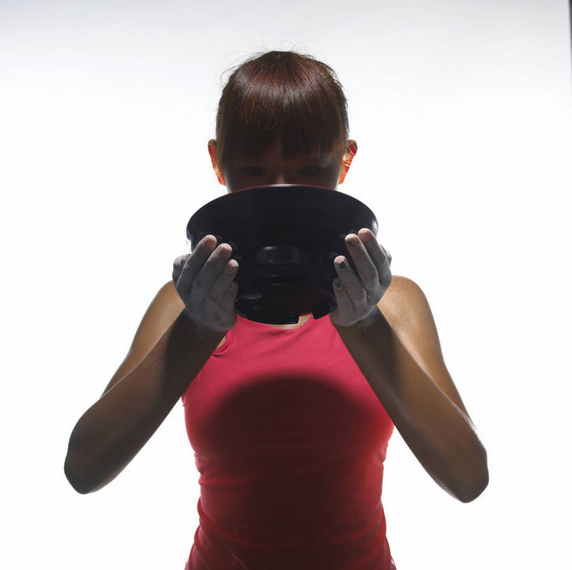 东方人,手,一个人,运动员,站,捧,横图,室内,白天,白色背景,正面,亚洲,双手,仅一个年轻女性,仅一个女性,仅一个人,阴影,服装,反射,背心,粉末,液体,影子,陶瓷,陶瓷制品,黄种人,一个,衣服,粉色,黑色,容器,碗,站着,手部,粉,遮,遮掩,摄影,服饰,影棚,汗水,潮湿,单个,储藏,掩盖,遮挡,衣着,储存,穿着,摄影棚,防滑,碳酸镁,遮盖,掩饰,湿润,粉状,粉剂,衣饰,汗液,年轻女性,女人,女性,亚洲人,体育运动员,运动选手,端,端着,捧着,手捧,站立,半身,彩图,影棚拍摄,拍摄,吸汗,运动镁粉,防滑镁粉,防滑粉,贮存,shjb1