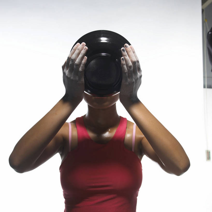 东方人,手,一个人,运动员,站,捧,横图,室内,白天,白色背景,正面,亚洲,双手,仅一个年轻女性,仅一个女性,仅一个人,阴影,服装,反射,背心,粉末,液体,影子,陶瓷,陶瓷制品,黄种人,一个,衣服,粉色,黑色,容器,碗,站着,手部,粉,遮,遮掩,摄影,服饰,影棚,汗水,潮湿,单个,储藏,掩盖,遮挡,衣着,储存,穿着,摄影棚,防滑,碳酸镁,遮盖,掩饰,湿润,粉状,粉剂,衣饰,汗液,年轻女性,女人,女性,亚洲人,体育运动员,运动选手,端,端着,捧着,手捧,站立,半身,彩图,影棚拍摄,拍摄,吸汗,运动镁粉,防滑镁粉,防滑粉,贮存,shjb1