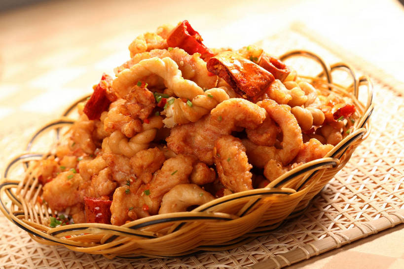 点心,无人,交叉,横图,俯视,室内,特写,白天,烹饪,中餐,餐桌,桌子,竹子,辣椒,蔬菜,一堆,阴影,堆叠,堆积,竹制,新鲜,编织,反射,篮子,影子,鸡肉,肉,油炸,料理,食品,菜肴,美食,肉类,食物,一个,竹篮,零食,中式,麻花,佳肴,有机食品,绿色食品,单个,餐台,中华料理,竹条,堆,交织,竹制品,肉食,辣角,红海椒,大椒,辣虎,广椒,穿插,辣子,红辣椒,海椒,番椒,彩图,高角度拍摄,脆麻花,卷麻花,shjb1,脆椒鸡