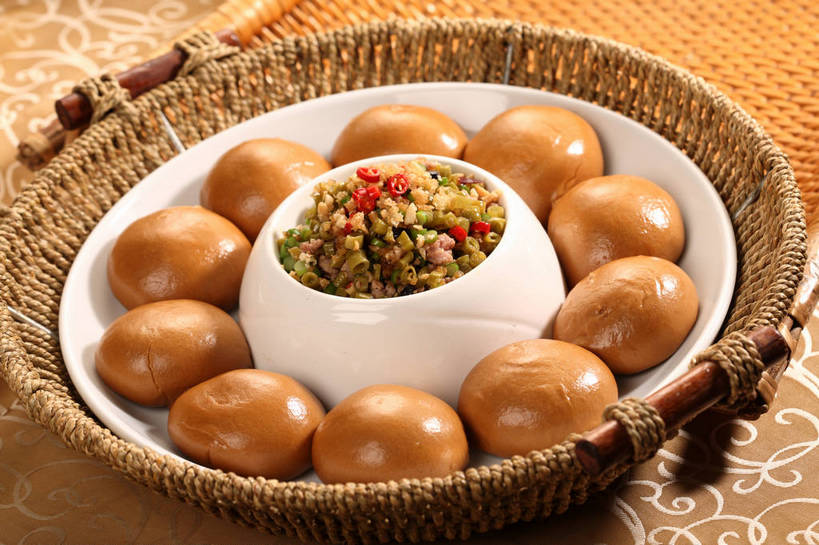 点心,无人,交叉,横图,俯视,室内,特写,白天,餐桌,桌子,竹子,辣椒,蔬菜,餐具,许多,阴影,竹制,新鲜,环绕,围绕,编织,反射,布料,碟子,篮子,盘,影子,陶瓷,料理,食品,面点,陶瓷制品,很多,布纹,环抱,美食,桌布,食物,排列,三个,白色,盘子,餐巾,容器,竹篮,碟,台布,碗,中式,有机食品,绿色食品,餐台,储藏,竹条,交织,竹制品,储存,辣角,红海椒,大椒,辣虎,广椒,摆列,萦绕,穿插,辣子,红辣椒,海椒,番椒,餐桌布,彩图,高角度拍摄,布列,分列,贮存,窝窝头,shjb1