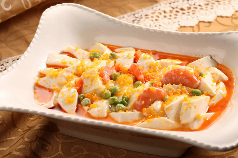 豆腐,无人,横图,俯视,室内,特写,白天,烹饪,中餐,植物,餐桌,桌子,豆,蔬菜,阴影,新鲜,反射,布料,影子,陶瓷,豆类,豆子,浓汤,肉,汤,虾仁,料理,食品,陶瓷制品,布纹,羹,菜肴,美食,肉类,桌布,食物,一个,白色,餐巾,容器,台布,碗,中式,佳肴,有机食品,绿色食品,单个,餐台,中华料理,储藏,虾肉,豆制品,储存,肉食,豆腐羹,豆科,青大豆,青豆,餐桌布,彩图,高角度拍摄,贮存,shjb1,虾仁青豆豆腐羹