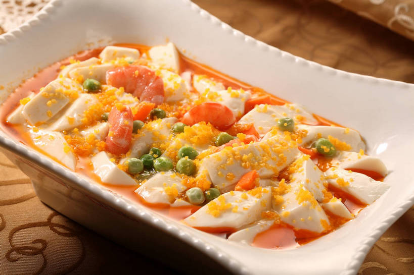 豆腐,无人,横图,俯视,室内,特写,白天,烹饪,中餐,植物,餐桌,桌子,豆,蔬菜,阴影,新鲜,反射,布料,影子,陶瓷,豆类,豆子,浓汤,肉,汤,虾仁,料理,食品,陶瓷制品,布纹,羹,菜肴,美食,肉类,桌布,食物,一个,白色,餐巾,容器,台布,碗,中式,佳肴,有机食品,绿色食品,单个,餐台,中华料理,储藏,虾肉,豆制品,储存,肉食,豆腐羹,豆科,青大豆,青豆,餐桌布,彩图,高角度拍摄,贮存,shjb1,虾仁青豆豆腐羹