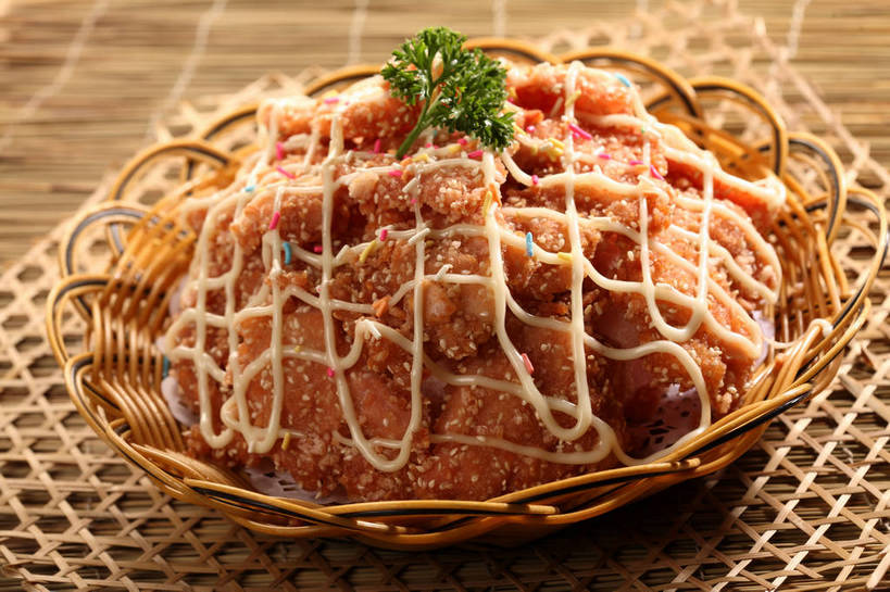 骨骼,无人,交叉,横图,俯视,室内,特写,白天,烹饪,中餐,餐桌,桌子,竹子,芹菜,蔬菜,叶子,一堆,阴影,堆叠,堆积,竹制,新鲜,装饰,编织,反射,篮子,影子,调料,酱料,酱汁,排骨,肉,油炸,佐料,料理,食品,绿叶,骨头,调味品,调味料,猪肉,酱,沙拉酱,菜肴,美食,肉类,食物,一个,竹篮,巧克力,中式,嫩叶,佳肴,有机食品,绿色食品,荷兰芹,欧芹,香芹,单个,餐台,色拉酱,中华料理,竹条,朱古力,堆,华丽,修饰,交织,点缀,配菜,骨架,竹制品,肉食,炸猪排,豚肉,法香,巴西利,洋香菜,洋芫荽,法国香菜,衬托,美观,雅致,雅观,旱芹菜,番荽,穿插,七彩米,七彩糖针,巧克力针,朱古力针,叶,叶片,彩图,高角度拍摄,shjb1