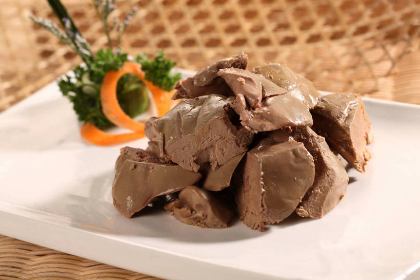 内脏,肝脏,无人,交叉,横图,俯视,室内,特写,白天,烹饪,西餐,餐桌,桌子,竹子,芹菜,蔬菜,餐具,叶子,一堆,阴影,堆叠,堆积,竹制,朦胧,模糊,新鲜,盛开,编织,反射,碟子,盘,影子,料理,食品,绿叶,花蕾,菜肴,美食,花,花瓣,花朵,鲜花,食物,一个,白色,盘子,碟,花苞,花蕊,嫩叶,西式,佳肴,有机食品,绿色食品,荷兰芹,欧芹,香芹,单个,餐台,竹条,堆,交织,配菜,竹制品,法香,巴西利,洋香菜,洋芫荽,法国香菜,旱芹菜,番荽,穿插,鹅肝,肝,叶,叶片,彩图,高角度拍摄,鹅肥肝,法国菜,shjb1