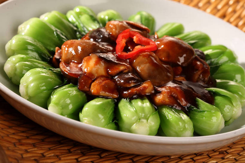 无人,横图,俯视,室内,特写,白天,烹饪,中餐,餐桌,桌子,辣椒,蔬菜,阴影,新鲜,环绕,围绕,反射,影子,陶瓷,菌菇,青菜,红烧,料理,食品,陶瓷制品,菌类,环抱,草菇,菜肴,美食,食物,排列,一个,绿色,白色,容器,碗,中式,食用菌,佳肴,有机食品,绿色食品,单个,餐台,中华料理,储藏,真菌,储存,小白菜,彩椒,辣角,红海椒,大椒,辣虎,广椒,摆列,萦绕,不结球白菜,麻菇,美味草菇,红烧菜,甜椒,柿子椒,辣子,海椒,番椒,灯笼椒,彩图,高角度拍摄,布列,分列,贮存,shjb1,红烧草菇