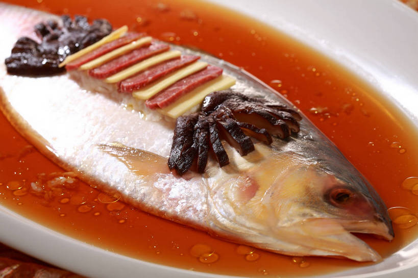 无人,横图,俯视,室内,特写,白天,烹饪,中餐,餐桌,桌子,蔬菜,餐具,阴影,新鲜,反射,布料,碟子,盘,影子,菌菇,香菇,肉,鱼肉,料理,食品,菌类,布纹,猪肉,腊肉,菜肴,美食,肉类,桌布,食物,一个,白色,盘子,餐巾,碟,台布,中式,食用菌,佳肴,有机食品,绿色食品,单个,餐台,中华料理,真菌,肉食,蒸菜,豚肉,椎茸,餐桌布,彩图,高角度拍摄,清蒸鱼,平庄菇,香菌,香蕈,shjb1