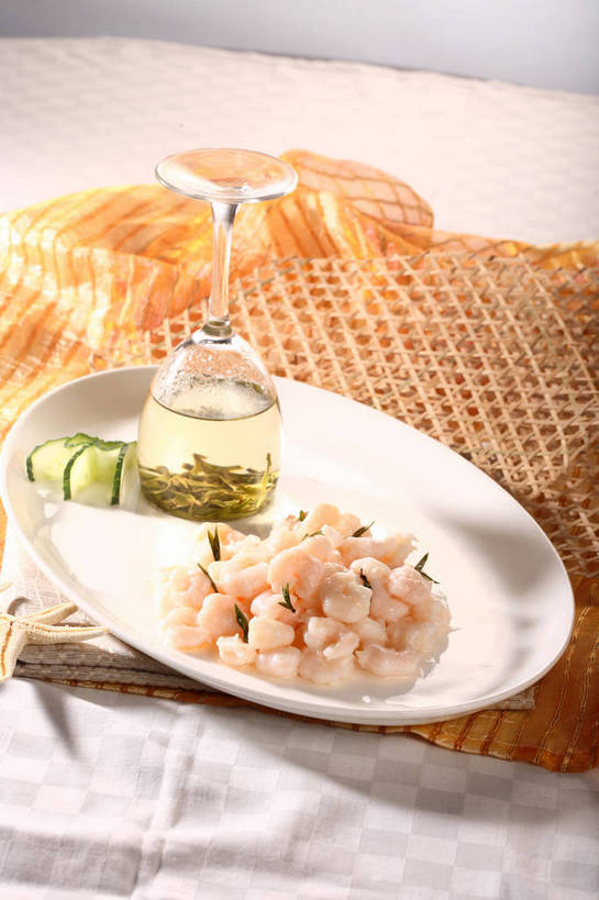 无人,竖图,俯视,室内,特写,白天,烹饪,中餐,幸福,餐桌,茶,桌子,海星,黄瓜,蔬菜,杯子,餐具,切开,阴影,新鲜,反射,布料,碟子,盘,影子,肉,虾仁,茶叶,料理,食品,一杯,布纹,娱乐,菜肴,美食,肉类,海洋生物,玻璃制品,桌布,食物,两个,动物,盘子,餐巾,水杯,碟,台布,切,享受,休闲,温馨,中式,生物,放松,乐趣,佳肴,有机食品,绿色食品,餐台,中华料理,虾肉,配菜,提神,舒适,醒脑,剖面,肉食,切面,本帮菜,沪菜,上海菜,棘皮动物门,玻璃杯,星鱼,青瓜,胡瓜,餐桌布,彩图,高角度拍摄,shjb1,炒虾仁