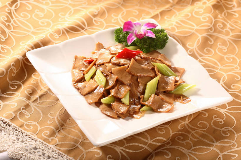 无人,横图,俯视,室内,特写,白天,烹饪,中餐,餐桌,桌子,芹菜,蔬菜,餐具,叶子,阴影,新鲜,盛开,反射,布料,碟子,盘,影子,菌菇,炒菜,料理,食品,绿叶,石斛,菌类,花蕾,布纹,菜肴,美食,桌布,花,花瓣,花朵,鲜花,食物,一朵,一个,粉色,盘子,餐巾,碟,台布,花苞,花蕊,中式,嫩叶,食用菌,佳肴,有机食品,绿色食品,荷兰芹,欧芹,香芹,单个,餐台,中华料理,配菜,高雅,真菌,法香,巴西利,洋香菜,洋芫荽,法国香菜,石斛兰,旱芹菜,番荽,金钗石斛,淡泊,花中君子,杏鲍菇,刺芹侧耳,兰花,叶,叶片,药芹,水芹,旱芹,餐桌布,彩图,高角度拍摄,shjb1,芹菜炒杏鲍菇