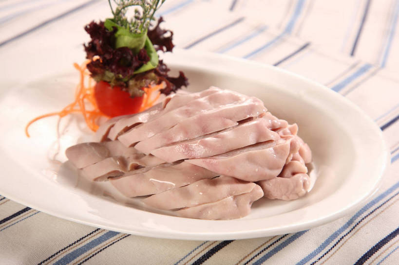 内脏,无人,横图,俯视,室内,特写,白天,烹饪,中餐,餐桌,桌子,餐具,叶子,一排,切开,阴影,条纹,整齐,反射,布料,碟子,盘,影子,肉,料理,食品,绿叶,布纹,猪肉,冷盘,猪肚,菜肴,美食,肉类,桌布,食物,排列,一个,红色,绿色,紫色,白色,盘子,餐巾,碟,台布,切,中式,嫩叶,冷菜,凉菜,佳肴,单个,餐台,中华料理,配菜,队列,剖面,肉食,切面,豚肉,肚子,叶,叶片,餐桌布,彩图,高角度拍摄,shjb1