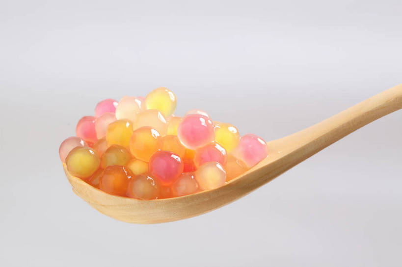 点心,无人,横图,俯视,室内,特写,白天,一把,一堆,许多,堆叠,堆积,灰色背景,木制,勺子,食品,甜点,甜品,很多,食物,粉色,黄色,木制品,调羹,汤匙,甜食,摄影,影棚,堆,摄影棚,彩图,高角度拍摄,影棚拍摄,拍摄,粉圆,珍珠粉圆,shjb1