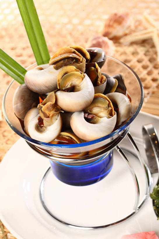 无人,竖图,俯视,室内,特写,白天,烹饪,中餐,餐桌,桌子,餐具,叶子,玻璃,一堆,许多,阴影,堆叠,堆积,朦胧,模糊,反射,碟子,盘,影子,料理,食品,绿叶,海螺,很多,菜肴,美食,海洋生物,玻璃制品,食物,两个,盘子,容器,碟,碗,中式,嫩叶,佳肴,餐台,中华料理,储藏,堆,软体动物,峨螺,配菜,储存,水生动物,清蒸,水生物,海底动物,叶,叶片,彩图,高角度拍摄,贮存,清蒸菜,shjb1,清蒸海螺