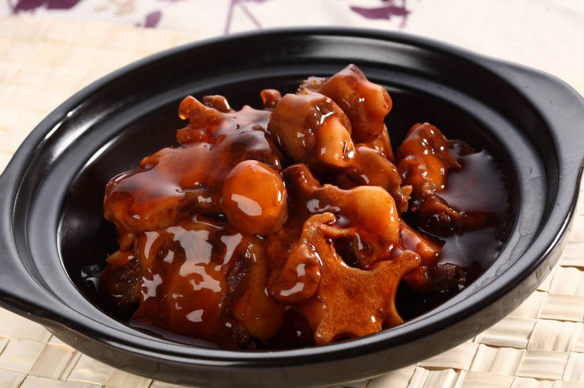 骨骼,无人,横图,俯视,室内,特写,白天,烹饪,中餐,餐桌,桌子,厨具,一堆,阴影,堆叠,堆积,反射,锅子,砂锅,影子,陶瓷,排骨,肉,料理,食品,陶瓷制品,骨头,锅,猪肉,菜肴,美食,肉类,食物,一个,黑色,中式,佳肴,单个,餐台,锅具,中华料理,堆,骨架,小排,肉食,糖醋排骨,烹饪用具,豚肉,烹调用具,烹调,彩图,高角度拍摄,酸甜,糖醋菜,shjb1