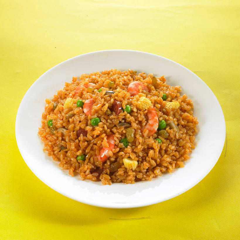 海鲜,米饭,无人,横图,俯视,室内,特写,白天,烹饪,中餐,玉米,植物,餐桌,桌子,萝卜,胡萝卜,蔬菜,餐具,一堆,许多,阴影,堆叠,堆积,黄色背景,新鲜,反射,棒子,碟子,盘,影子,陶瓷,豆类,豆子,玉蜀黍,豌豆,炒饭,蛋,调料,鸡蛋,虾,料理,食品,陶瓷制品,饭,调味品,很多,调味料,酱油,水产,荷兰豆,菜肴,美食,海洋生物,食物,一个,白色,盘子,碟,中式,摄影,佳肴,有机食品,绿色食品,影棚,对虾,单个,餐台,中华料理,堆,苞米,五谷,摄影棚,水生动物,海产品,苞芦,黄萝卜,番萝卜,水生物,雪豆,海底动物,豆科,苞谷,寒豆,毕豆,麻累,国豆,小寒豆,麦豌豆,包谷,大蜀黍,番麦,薏米包,玉高粱,玉麦,珍珠米,卵,豉油,红萝卜,甘荀,彩图,高角度拍摄,影棚拍摄,拍摄,鲜虾炒饭,丁香萝卜,胡芦菔金,金笋,鸡卵,鸡子,shjb1