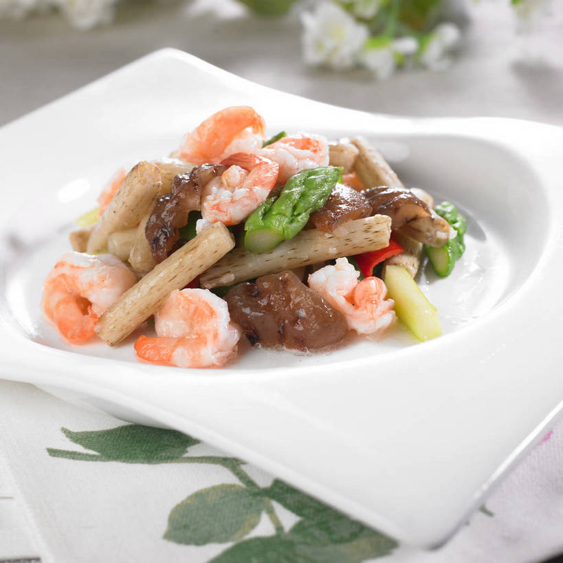 无人,横图,俯视,室内,特写,白天,烹饪,中餐,餐桌,桌子,芦笋,蔬菜,餐具,一堆,许多,阴影,堆叠,堆积,朦胧,模糊,新鲜,反射,布料,碟子,盘,影子,陶瓷,菌菇,绿芦笋,肉,虾仁,料理,食品,陶瓷制品,很多,菌类,布纹,木耳,菜肴,美食,肉类,桌布,食物,盘子,餐巾,碟,台布,中式,食用菌,佳肴,有机食品,绿色食品,餐台,中华料理,堆,虾肉,黑木耳,真菌,肉食,光木耳,猪尾巴,药鸡豆子,石刁柏,蚂蚁杆,龙须菜,狼尾巴根,餐桌布,彩图,高角度拍摄,shjb1,芦笋炒虾仁,虾仁炒芦笋