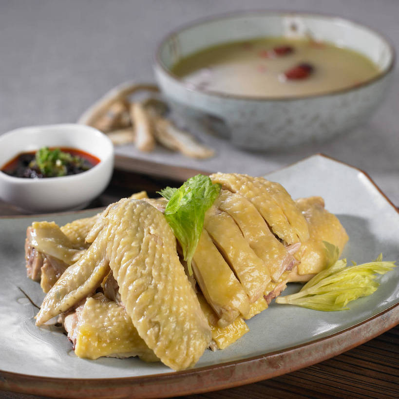 无人,横图,俯视,室内,特写,白天,烹饪,中餐,餐桌,桌子,蔬菜,切开,阴影,朦胧,模糊,新鲜,反射,影子,陶瓷,调料,鸡肉,酱料,酱汁,肉,佐料,料理,食品,陶瓷制品,调味品,调味料,酱,菜肴,美食,肉类,食物,容器,碗,切,中式,佳肴,有机食品,绿色食品,餐台,中华料理,储藏,储存,剖面,肉食,切面,彩图,高角度拍摄,贮存,白条鸡,光鸡,shjb1