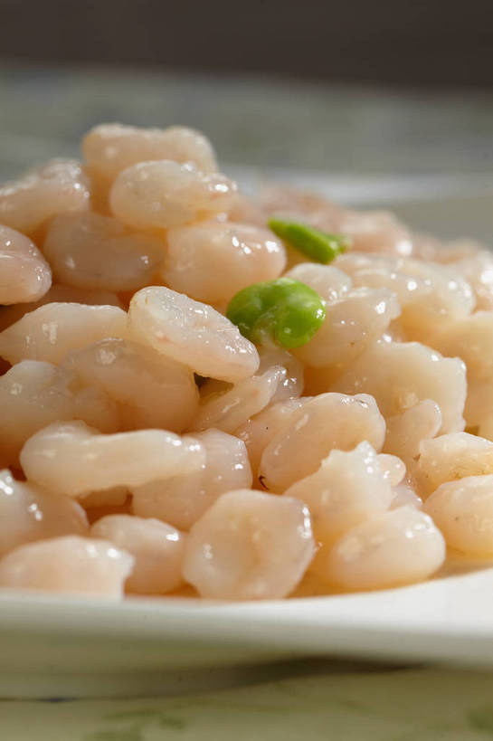 海鲜,无人,竖图,俯视,室内,特写,白天,烹饪,中餐,餐桌,桌子,餐具,一把,一堆,许多,堆叠,堆积,朦胧,模糊,布料,碟子,盘,勺子,陶瓷,肉,虾,虾仁,料理,食品,陶瓷制品,很多,布纹,水产,菜肴,美食,肉类,海洋生物,桌布,食物,一个,盘子,餐巾,调羹,碟,台布,汤匙,中式,佳肴,对虾,单个,餐台,中华料理,堆,虾肉,水生动物,海产品,水生物,肉食,海底动物,本帮菜,沪菜,上海菜,餐桌布,彩图,高角度拍摄,清炒虾仁,shjb1