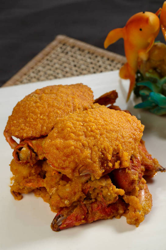 蟹,无人,竖图,俯视,室内,特写,白天,烹饪,中餐,餐桌,桌子,餐具,雕塑,艺术,装饰,螃蟹,雕刻,雕像,碟子,盘,陶瓷,蛋黄,料理,食品,陶瓷制品,菜肴,美食,食物,白色,盘子,工艺品,碟,中式,佳肴,餐台,中华料理,华丽,修饰,美术,点缀,美学,衬托,美观,雅致,雅观,甲壳动物,彩图,高角度拍摄,食雕,食品雕刻,食物雕刻,咸蛋黄,shjb1,蛋黄蟹