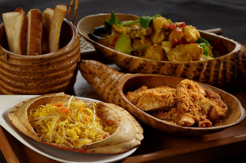 蟹,咖哩,内脏,无人,横图,俯视,室内,特写,白天,烹饪,中餐,餐桌,桌子,一堆,许多,堆叠,堆积,竹制,木制,螃蟹,调料,肉,牛肉,料理,食品,调味品,很多,蟹肉,调味料,咖喱,菜肴,美食,肉类,食物,木制品,容器,垫子,碗,中式,佳肴,餐台,中华料理,储藏,堆,竹制品,储存,肉食,蟹黄,甲壳动物,广东菜,粤菜,彩图,高角度拍摄,咖喱牛肉,贮存,shjb1