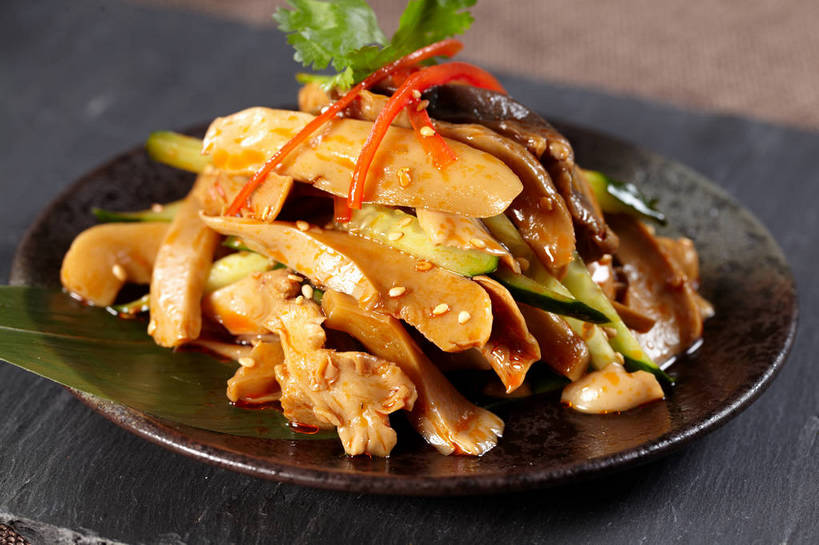 内脏,无人,横图,俯视,室内,特写,白天,烹饪,中餐,餐桌,桌子,黄瓜,辣椒,蔬菜,餐具,叶子,一堆,许多,阴影,堆叠,堆积,朦胧,模糊,新鲜,反射,布料,碟子,盘,影子,陶瓷,肉,料理,食品,绿叶,陶瓷制品,很多,布纹,猪肉,冷盘,猪肚,菜肴,美食,肉类,桌布,食物,一个,红色,盘子,餐巾,碟,台布,中式,嫩叶,冷菜,凉菜,佳肴,有机食品,绿色食品,单个,餐台,中华料理,堆,肉食,彩椒,辣角,红海椒,大椒,辣虎,广椒,豚肉,肚子,叶,叶片,甜椒,柿子椒,青瓜,辣子,胡瓜,海椒,番椒,灯笼椒,餐桌布,彩图,高角度拍摄,shjb1,凉拌猪肚