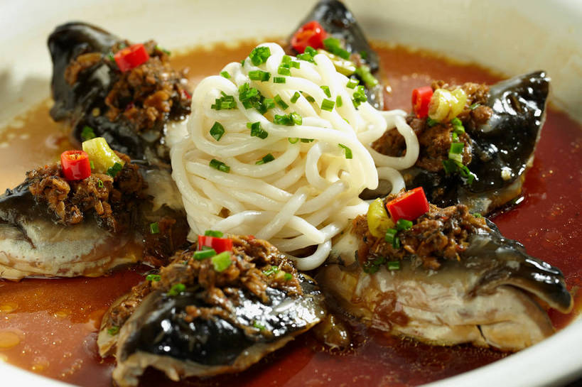 面食,面条,无人,横图,俯视,室内,特写,白天,烹饪,中餐,辣椒,蔬菜,餐具,一堆,许多,堆叠,堆积,新鲜,碟子,盘,葱,青葱,调料,酱料,酱汁,面,肉,鱼肉,佐料,料理,食品,调味品,很多,鱼头,调味料,酱,梅菜,梅干菜,菜肴,美食,肉类,食物,排列,一个,白色,盘子,碟,中式,佳肴,有机食品,绿色食品,单个,中华料理,堆,清蒸,肉食,辣角,红海椒,大椒,辣虎,广椒,摆列,霉干菜,乌干菜,辣子,红辣椒,海椒,番椒,彩图,高角度拍摄,布列,分列,清蒸菜,shjb1