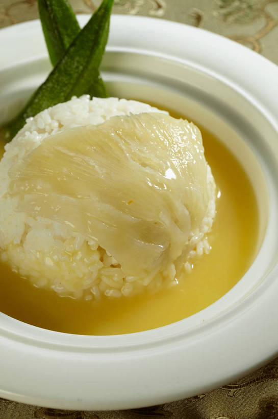 米饭,无人,竖图,俯视,室内,特写,白天,烹饪,中餐,餐桌,桌子,蔬菜,新鲜,陶瓷,秋葵,调料,酱料,酱汁,佐料,料理,食品,陶瓷制品,饭,调味品,调味料,酱,菜肴,美食,食物,一个,黄色,白色,容器,碗,中式,佳肴,有机食品,绿色食品,单个,餐台,中华料理,储藏,五谷,鱼翅,储存,毛茄,羊角豆,黄秋葵,咖啡黄葵,鲛鲨翅,鲛鱼翅,金丝菜,沙鱼翅,鲨鱼翅,鲨鱼鳍,彩图,高角度拍摄,羊角菜,贮存,shjb1,捞饭,鱼翅捞饭