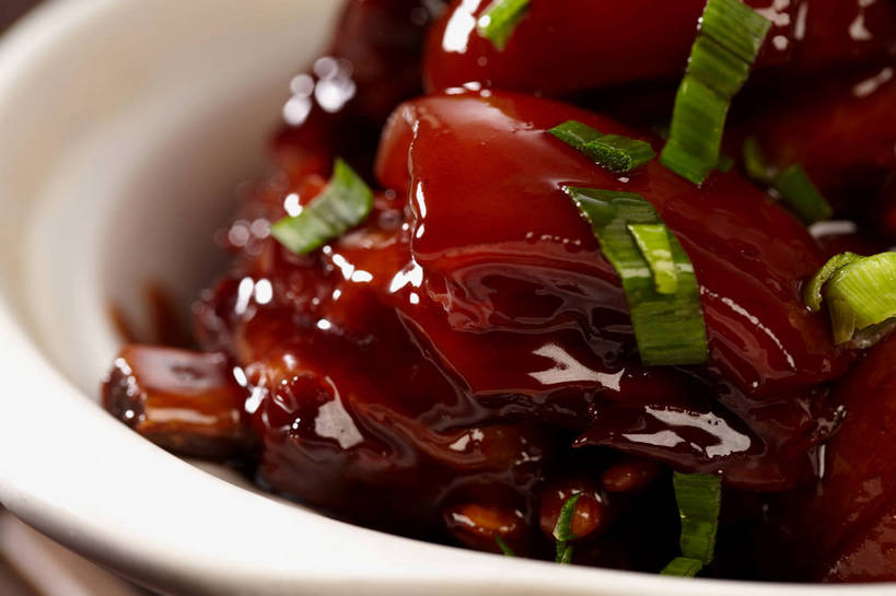 无人,横图,俯视,室内,特写,白天,烹饪,中餐,蔬菜,一堆,许多,堆叠,堆积,新鲜,陶瓷,葱,青葱,红烧,料理,食品,陶瓷制品,很多,猪手,猪蹄,猪爪,菜肴,美食,食物,一个,绿色,白色,容器,碗,中式,佳肴,有机食品,绿色食品,单个,中华料理,储藏,堆,储存,猪脚,红烧菜,彩图,高角度拍摄,红烧猪蹄,贮存,shjb1