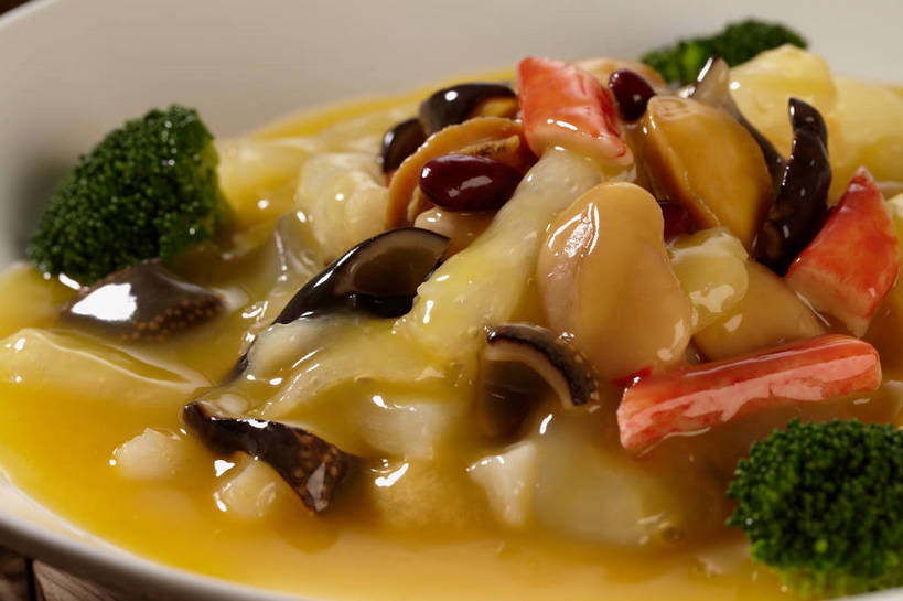 海鲜,无人,横图,俯视,室内,特写,白天,烹饪,中餐,餐桌,桌子,萝卜,胡萝卜,蔬菜,新鲜,西兰花,料理,食品,水产,菜肴,美食,海洋生物,食物,红色,中式,佳肴,有机食品,绿色食品,餐台,中华料理,海参,水生动物,蟹棒,海产品,黄萝卜,番萝卜,蟹肉棒,水生物,棘皮动物,海底动物,甘蓝花,红萝卜,甘荀,彩图,高角度拍摄,丁香萝卜,胡芦菔金,金笋,绿菜花,绿花菜,青花菜,蔬菜皇冠,蟹足棒,shjb1