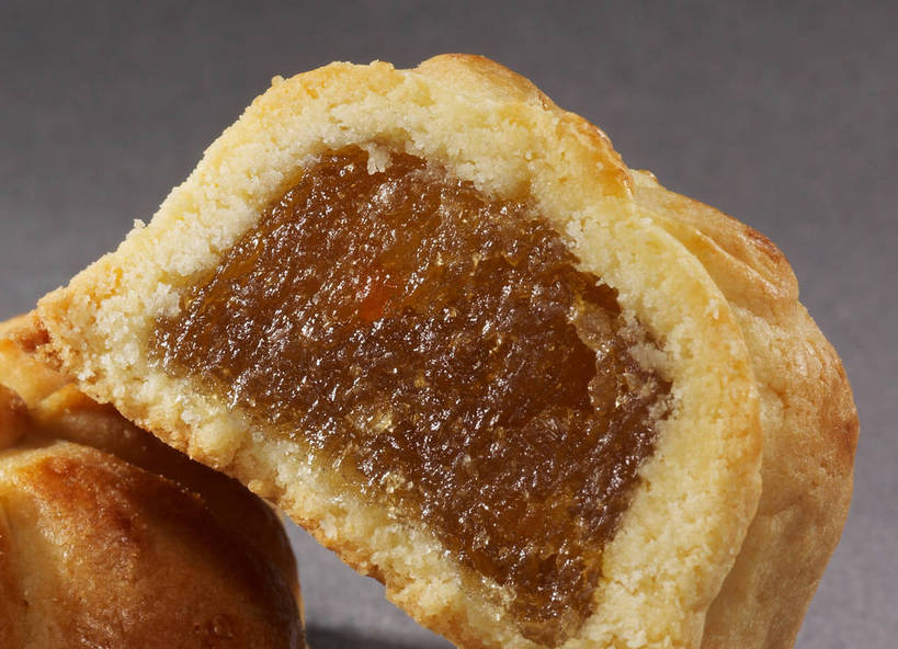 点心,无人,横图,俯视,室内,特写,白天,切开,灰色背景,食品,甜点,甜品,棕色,食物,糕点,两个,黄色,甜食,切,摄影,影棚,摄影棚,剖面,切面,彩图,高角度拍摄,影棚拍摄,拍摄,shjb1