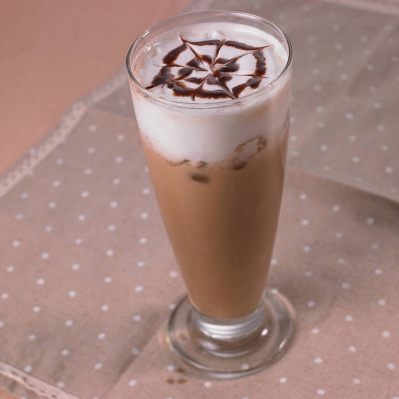 咖啡,无人,横图,俯视,室内,特写,白天,幸福,餐桌,桌子,杯子,一杯,娱乐,玻璃制品,饮料,一个,餐巾,水杯,享受,休闲,温馨,放松,乐趣,单个,餐台,提神,舒适,醒脑,咖啡拉花,软饮料,花式咖啡,保洁方巾,口布,玻璃杯,彩图,高角度拍摄,shjb1