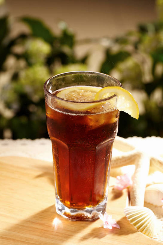 无人,竖图,俯视,室内,特写,白天,幸福,茶,桌面,桌子,海星,柠檬,杯子,贝壳,水果,叶子,许多,朦胧,模糊,新鲜,盛开,纹路,木制,纹理,木桌,生食,红茶,茶叶,果实,绿叶,柠檬红茶,很多,一杯,花蕾,娱乐,海洋生物,玻璃制品,花,花瓣,花朵,鲜花,一个,粉色,黄色,动物,木制品,水杯,花苞,花蕊,享受,休闲,温馨,嫩叶,生物,放松,乐趣,冰红茶,有机食品,绿色食品,单个,提神,舒适,醒脑,肌理,棘皮动物门,叶,叶片,贝类外壳,海螺壳,软体动物外壳,玻璃杯,星鱼,益母果,柠果,彩图,高角度拍摄,木桌子,shjb1