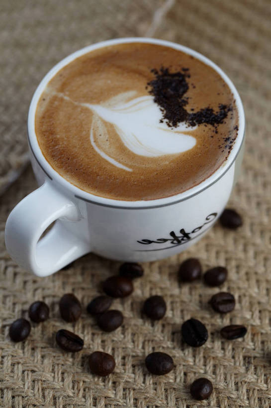 咖啡,无人,竖图,俯视,室内,特写,白天,幸福,植物,餐桌,桌子,豆,杯子,许多,朦胧,模糊,英文,标志,瓷器,文字,字符,字母,豆类,豆子,咖啡杯,陶瓷制品,很多,洒,娱乐,标识,饮料,一个,黑色,咖啡豆,享受,休闲,温馨,放松,乐趣,单个,餐台,英文字母,提神,舒适,瓷杯,醒脑,豆科,咖啡拉花,软饮料,咖啡因,花式咖啡,撒,彩图,高角度拍摄,shjb1