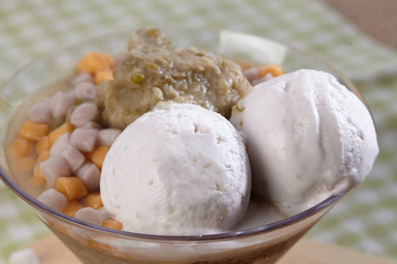 点心,无人,横图,俯视,室内,特写,白天,餐桌,桌子,玻璃,一堆,许多,堆叠,堆积,方格,格子,食品,冰激凌,甜点,甜品,丸子,很多,清凉,玻璃制品,食物,一个,餐巾,容器,碗,甜食,冷饮,舒服,冰淇淋,单个,餐台,储藏,堆,解暑,储存,解渴,雪糕,舒爽,冰糕,消暑,保洁方巾,口布,彩图,高角度拍摄,芋圆,贮存,shjb1