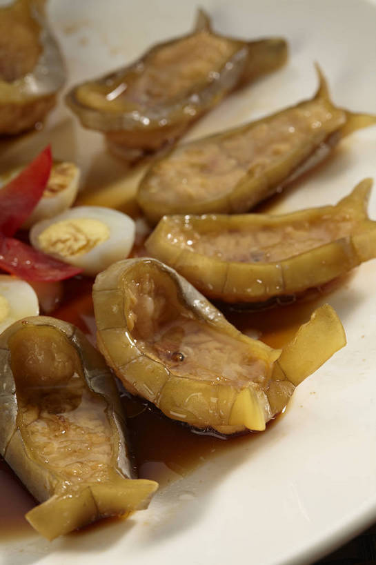 无人,竖图,俯视,室内,特写,白天,烹饪,中餐,黄瓜,蔬菜,西红柿,小番茄,餐具,许多,切开,新鲜,环绕,围绕,碟子,盘,蛋,调料,酱料,酱汁,佐料,料理,食品,鹌鹑蛋,调味品,很多,调味料,酱菜,环抱,酱,菜肴,美食,食物,排列,一个,盘子,碟,切,中式,佳肴,有机食品,绿色食品,单个,中华料理,发酵,剖面,切面,酱瓜,卵,鹌鹑卵,鹑鸟蛋,摆列,萦绕,小西红柿,樱桃小番茄,珍珠小番茄,樱桃番茄,圣女果,青瓜,胡瓜,番茄,彩图,高角度拍摄,布列,分列,shjb1