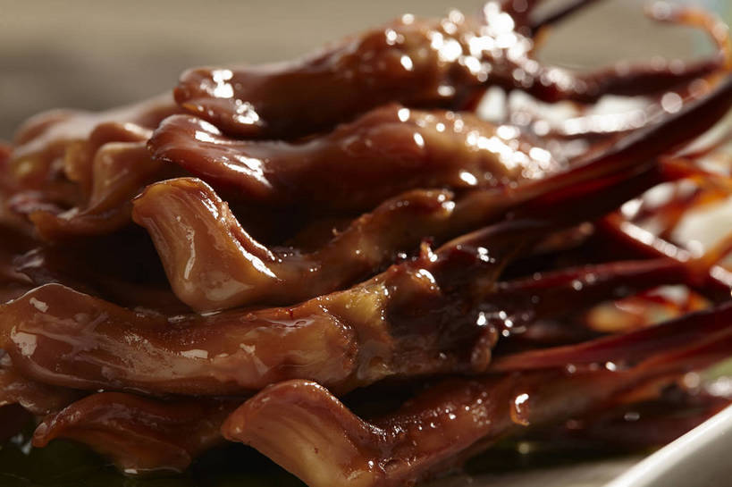 无人,横图,俯视,室内,特写,白天,烹饪,中餐,餐具,一排,许多,朦胧,模糊,整齐,碟子,盘,调料,酱料,酱汁,肉,佐料,料理,食品,调味品,很多,调味料,鸭肉,酱,菜肴,美食,肉类,食物,排列,一个,白色,盘子,碟,中式,佳肴,单个,中华料理,堆,队列,肉食,鸭舌,彩图,高角度拍摄,shjb1,香卤鸭舌