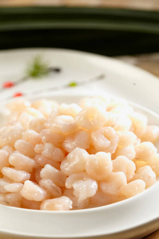 海鲜,无人,竖图,俯视,室内,特写,白天,烹饪,中餐,餐桌,桌子,餐具,一堆,许多,堆叠,堆积,朦胧,模糊,碟子,盘,肉,虾,虾仁,料理,食品,很多,水产,菜肴,美食,肉类,海洋生物,食物,一个,盘子,碟,中式,佳肴,对虾,单个,餐台,中华料理,堆,虾肉,水生动物,海产品,水生物,肉食,海底动物,本帮菜,沪菜,上海菜,彩图,高角度拍摄,清炒虾仁,shjb1