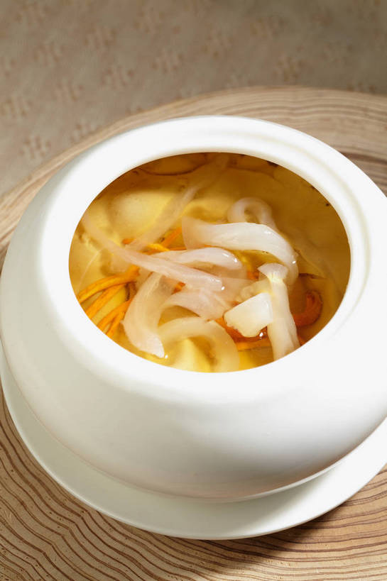 无人,竖图,俯视,室内,特写,白天,烹饪,中餐,植物,餐具,许多,阴影,漂浮,反射,碟子,盘,影子,陶瓷,汤,料理,食品,草药,药草,陶瓷制品,很多,菜肴,美食,中药,食物,两个,白色,盘子,容器,碟,碗,橙色,中式,佳肴,中华料理,储藏,漂流,储存,药材,中草药,中药材,本草,流浪,流落,流散,漂泊,飘泊,飘流,虫草,彩图,高角度拍摄,贮存,虫草菌,虫草花,shjb1