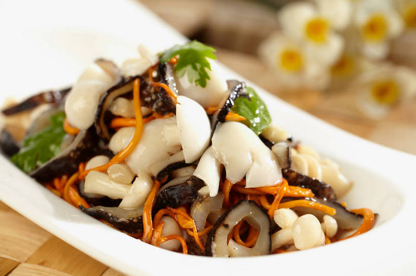 无人,横图,俯视,室内,特写,白天,爱情,陶醉,植物,餐桌,桌子,水仙花,芹菜,蔬菜,餐具,一堆,许多,切开,堆叠,堆积,朦胧,模糊,新鲜,盛开,碟子,盘,菌菇,香菇,草药,药草,很多,菌类,花蕾,平菇,中药,花,花瓣,花朵,鲜花,一个,绿色,盘子,碟,花苞,花蕊,切,橙色,食用菌,有机食品,绿色食品,单个,餐台,堆,真菌,记忆,药材,中草药,剖面,切面,中药材,本草,金盏银台,玉玲珑,女史花,雅蒜,天蒜,姬菇,敬意,自恋,糙皮侧耳,侧耳,黑牡丹菇,椎茸,虫草,凌波仙子,水仙,天葱,药芹,水芹,旱芹,彩图,高角度拍摄,平庄菇,香菌,香蕈,虫草菌,虫草花,shjb1