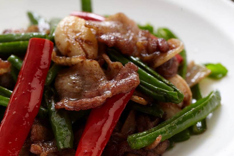 无人,横图,俯视,室内,特写,白天,烹饪,中餐,辣椒,蔬菜,餐具,一堆,许多,堆叠,堆积,新鲜,碟子,盘,肉,料理,食品,很多,猪肉,菜肴,美食,肉类,食物,一个,红色,绿色,盘子,碟,中式,佳肴,有机食品,绿色食品,单个,中华料理,堆,肉食,辣角,红海椒,大椒,辣虎,广椒,豚肉,湖南菜,湘菜,辣子,红辣椒,海椒,番椒,彩图,高角度拍摄,辣椒炒肉,shjb1