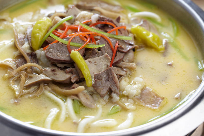 面食,面条,无人,横图,俯视,室内,特写,白天,烹饪,萝卜,胡萝卜,辣椒,蔬菜,一堆,许多,堆叠,堆积,新鲜,调料,面,肉,料理,食品,调味品,很多,调味料,菜肴,美食,肉类,食物,一个,红色,绿色,容器,碗,佳肴,有机食品,绿色食品,单个,泡椒,储藏,堆,储存,汤面,黄萝卜,番萝卜,肉食,辣角,红海椒,大椒,辣虎,广椒,辣子,红萝卜,红辣椒,海椒,甘荀,番椒,彩图,高角度拍摄,丁香萝卜,胡芦菔金,金笋,贮存,鱼辣子,shjb1