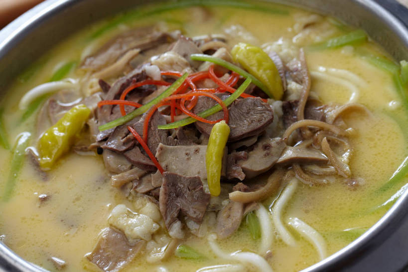 面食,面条,无人,横图,俯视,室内,特写,白天,烹饪,萝卜,胡萝卜,辣椒,蔬菜,一堆,许多,堆叠,堆积,新鲜,调料,面,肉,料理,食品,调味品,很多,调味料,菜肴,美食,肉类,食物,一个,红色,绿色,容器,碗,佳肴,有机食品,绿色食品,单个,泡椒,储藏,堆,储存,汤面,黄萝卜,番萝卜,肉食,辣角,红海椒,大椒,辣虎,广椒,辣子,红萝卜,红辣椒,海椒,甘荀,番椒,彩图,高角度拍摄,丁香萝卜,胡芦菔金,金笋,贮存,鱼辣子,shjb1